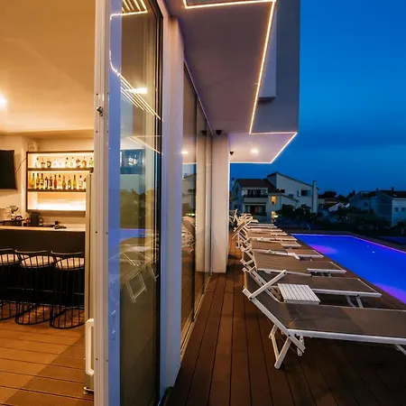 Dedaj - Almaro With Heated Pool Apartamento