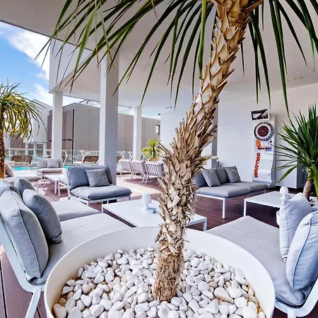 Dedaj - Almaro With Heated Pool Daire