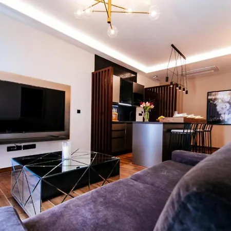 Dedaj - Almaro With Heated Pool Apartmán